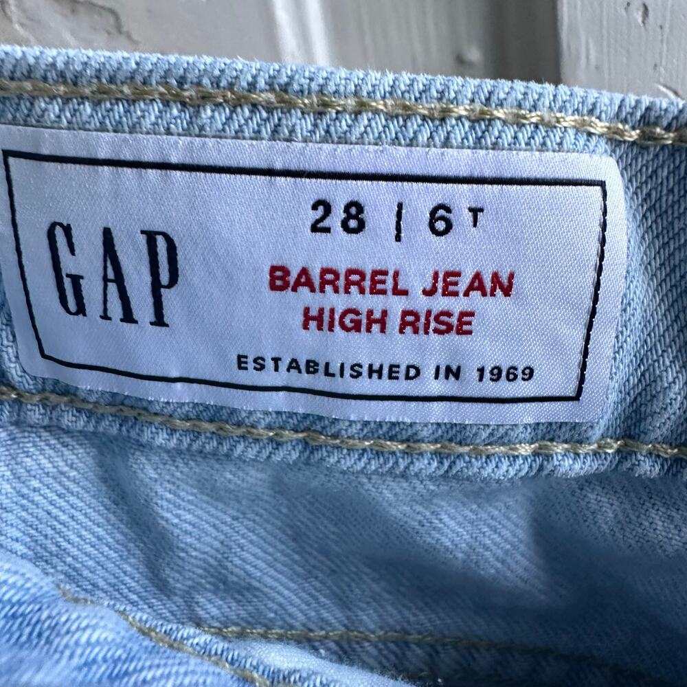 GAP Barrel Jeans High Rise Light Wash Denim Size 28 Tall - Picture 7 of 8